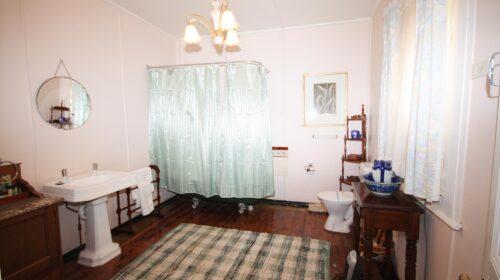 bourke-accommodation-executive-room-3 (11)