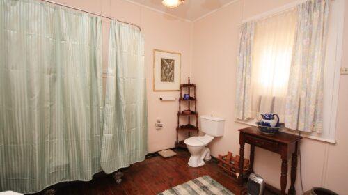 bourke-accommodation-executive-room-3 (12)