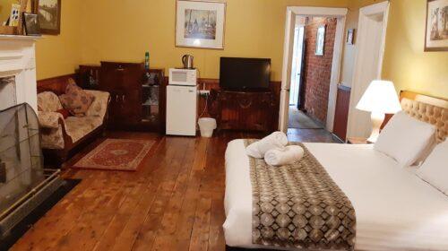 bourke-accommodation-executive-room-3 (8)