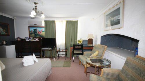 bourke-accommodation-standard-room-10 (5)