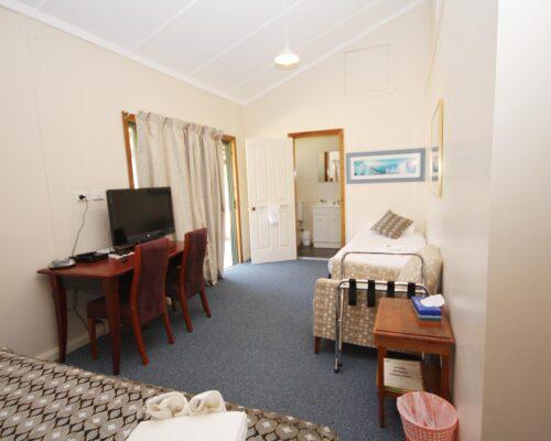 bourke-accommodation-standard-room-21 (9)
