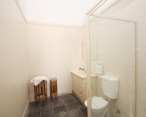 bourke-accommodation-standard-room-23 (8)