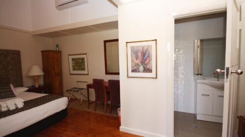 bourke-accommodation-standard-room-27 (9)