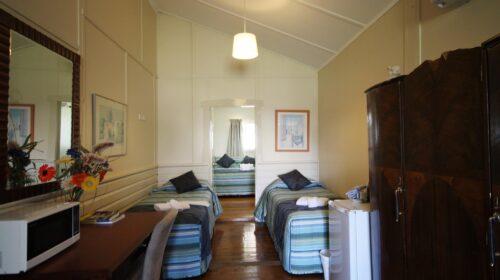 bourke-deluxe-accommodation-2bed-family-room-24 (3)