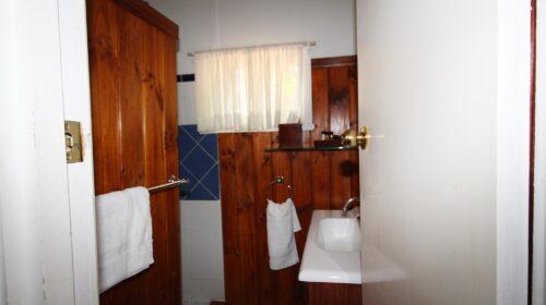 bourke-deluxe-accommodation-2bed-king-single-room-15 (15)