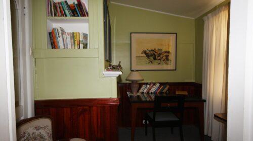 bourke-deluxe-accommodation-2bed-king-single-room-15 (17)