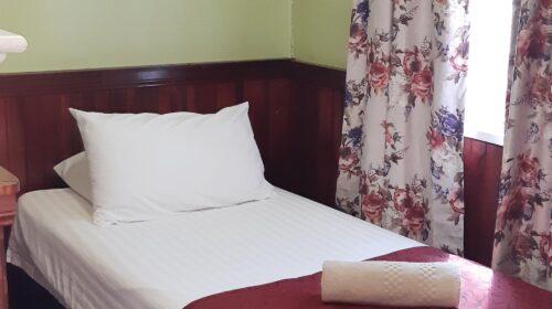 bourke-deluxe-accommodation-2bed-king-single-room-15 (3)