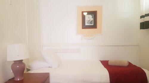 bourke-deluxe-accommodation-2bed-king-single-room-16 (10)